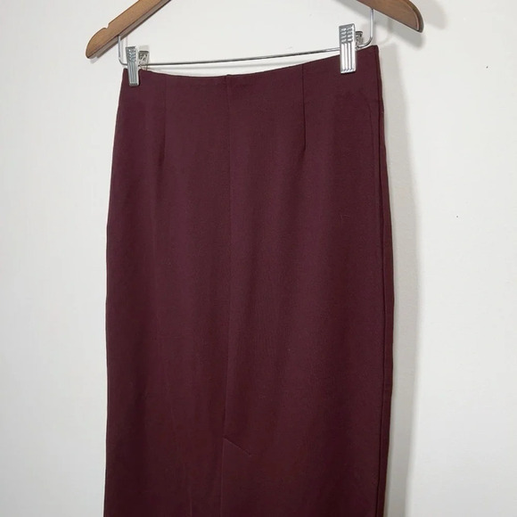 ‼️ 50% OFF ‼️🌟⭐️✨CLEARANCE SALE  ✨⭐️🌟 UNIQLO | MAROON MIDI PENCIL SKIRT - Picture 3 of 6